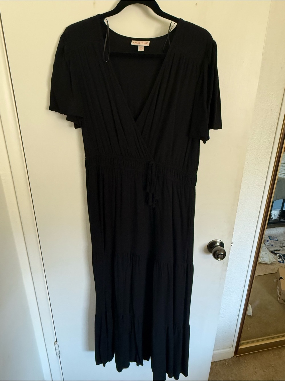 Knox Rose Black V-Neck Short Sleeve Dress